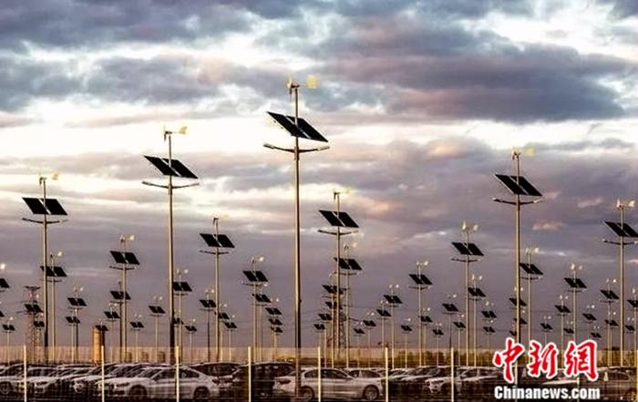 宝马沈阳生产基地的太阳能风能集成系统